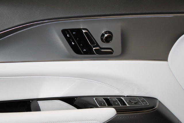 New 2027 Cadillac Lyriq Luxury AWD/4WD image 31