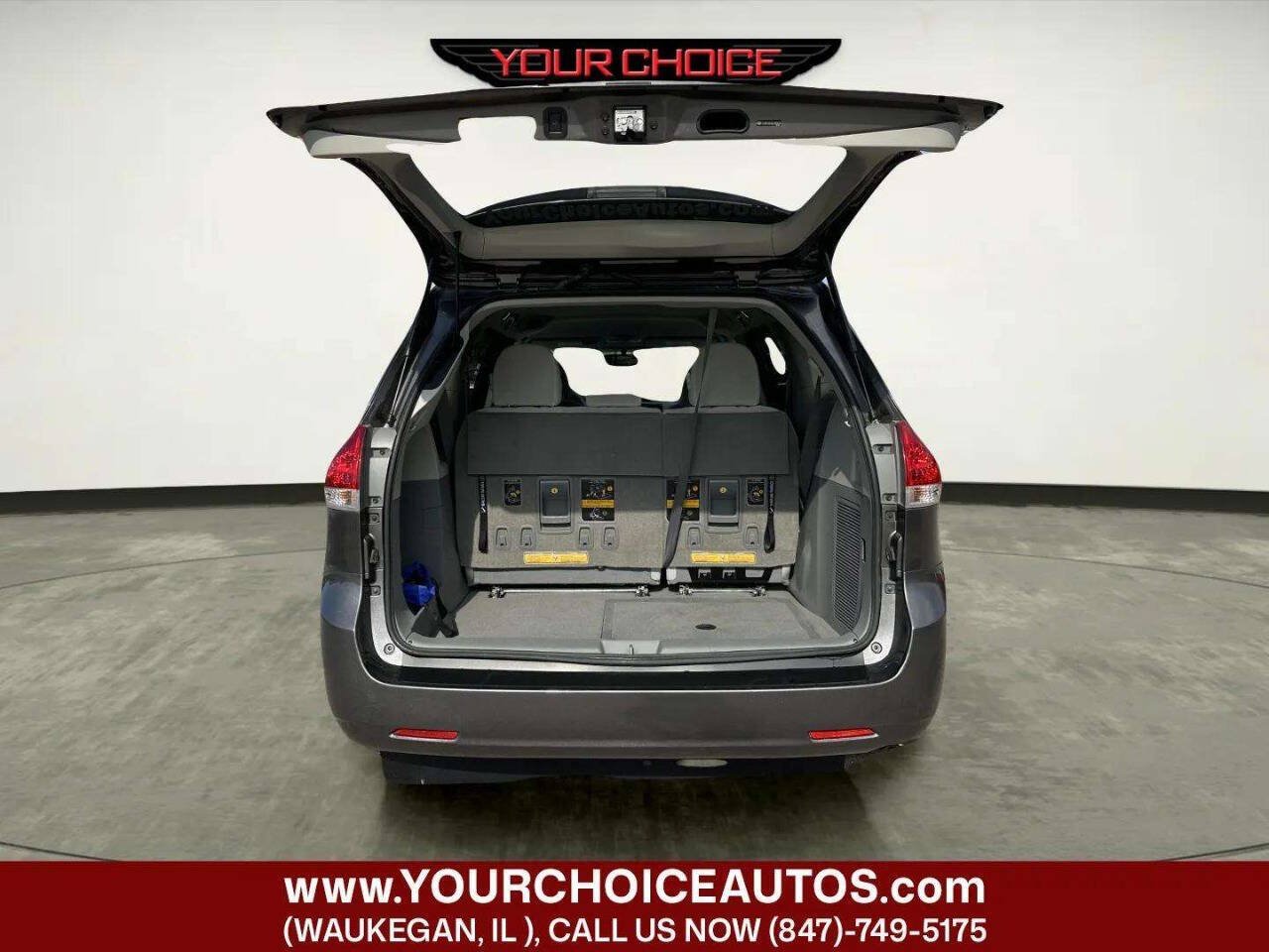 Used 2013 Toyota Sienna LE FWD image 17