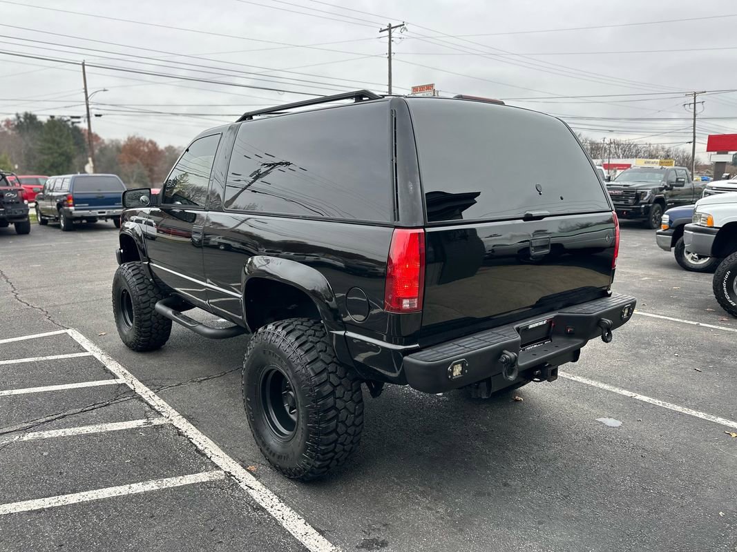 Used 1999 Chevrolet Tahoe 4WD 2-Door w/ Preferred Equipment Group image 4