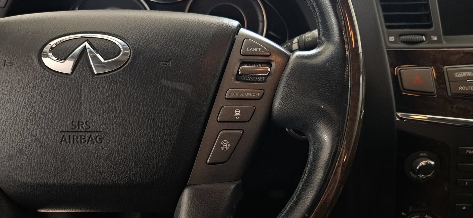 Used 2012 INFINITI QX56 4WD w/ Deluxe Touring Pkg image 12