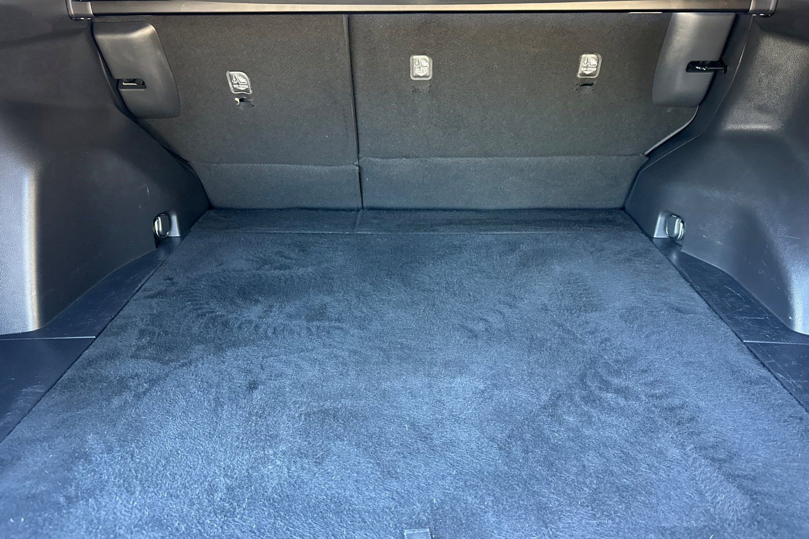 Used 2020 Toyota RAV4 XLE w/ XLE Grade Weather Package image 12