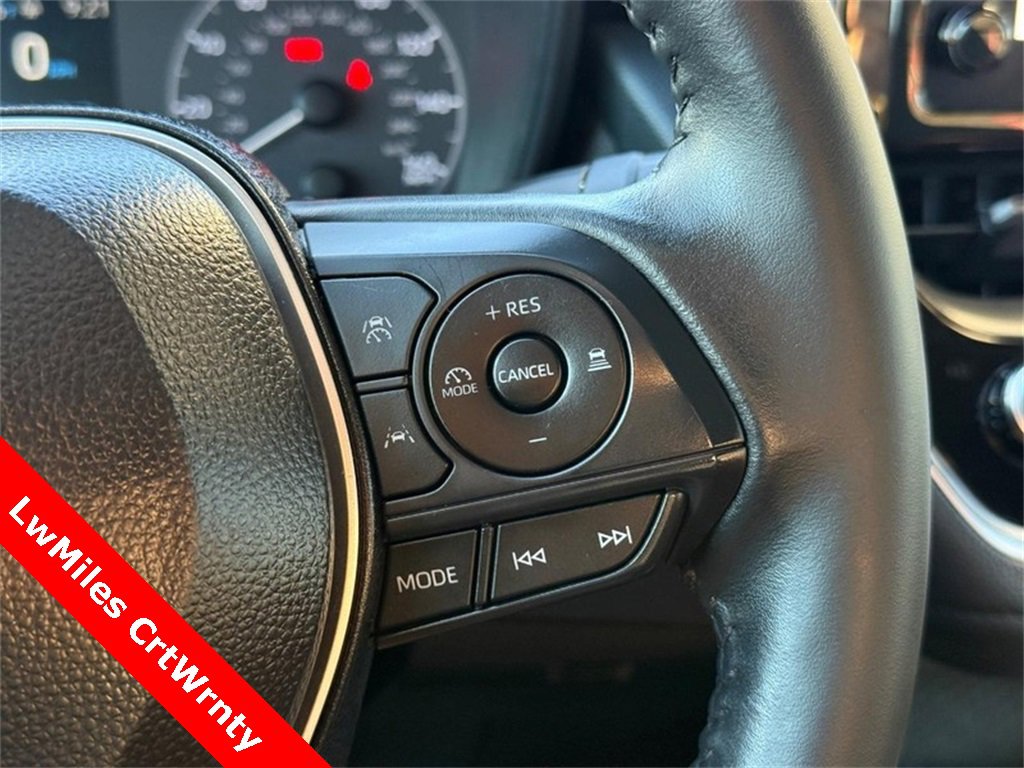 Used 2025 Toyota Corolla SE image 21