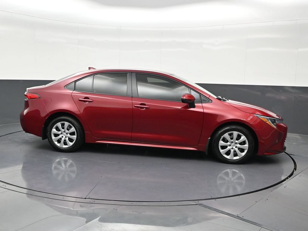 Used 2025 Toyota Corolla LE FWD image 7