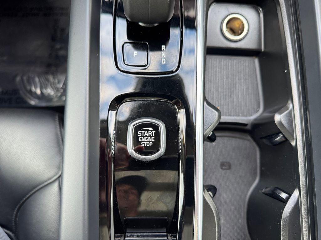 Certified 2025 Volvo S60 B5 Core image 15