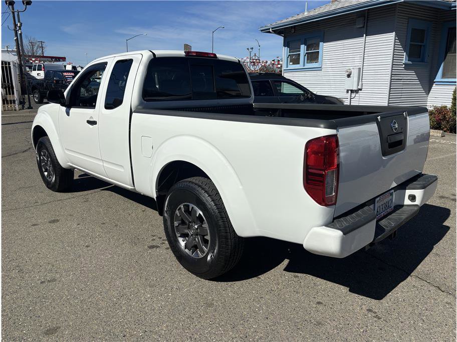 Used 2016 Nissan Frontier Desert Runner image 5