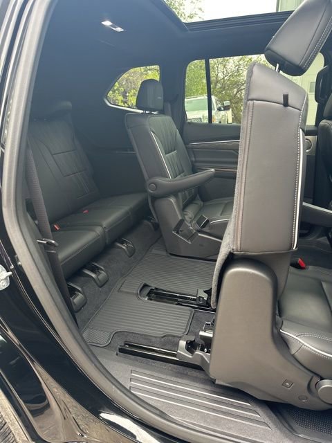 Used 2025 Buick Enclave Avenir AWD/4WD image 48