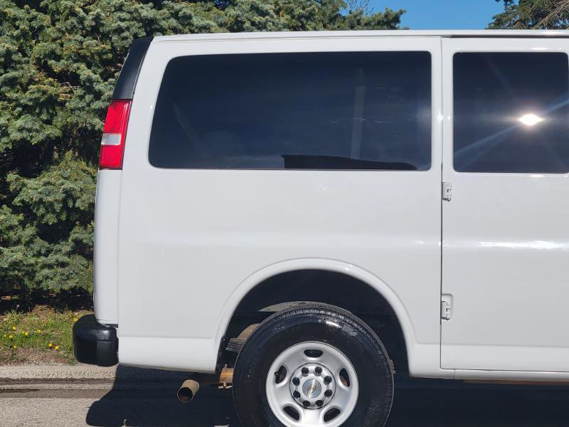 Used 2018 Chevrolet Express 3500 LS RWD image 15