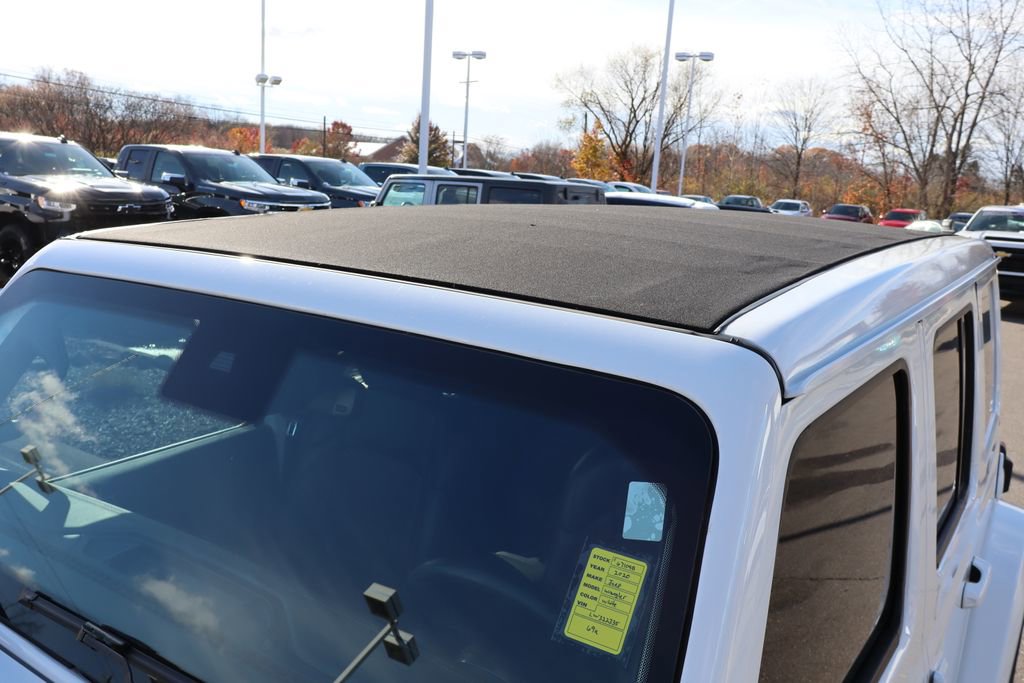 Used 2020 Jeep Wrangler Unlimited Sahara image 32