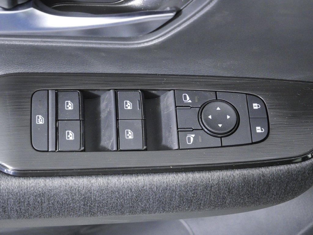 New 2027 Nissan Kicks SV AWD/4WD image 19