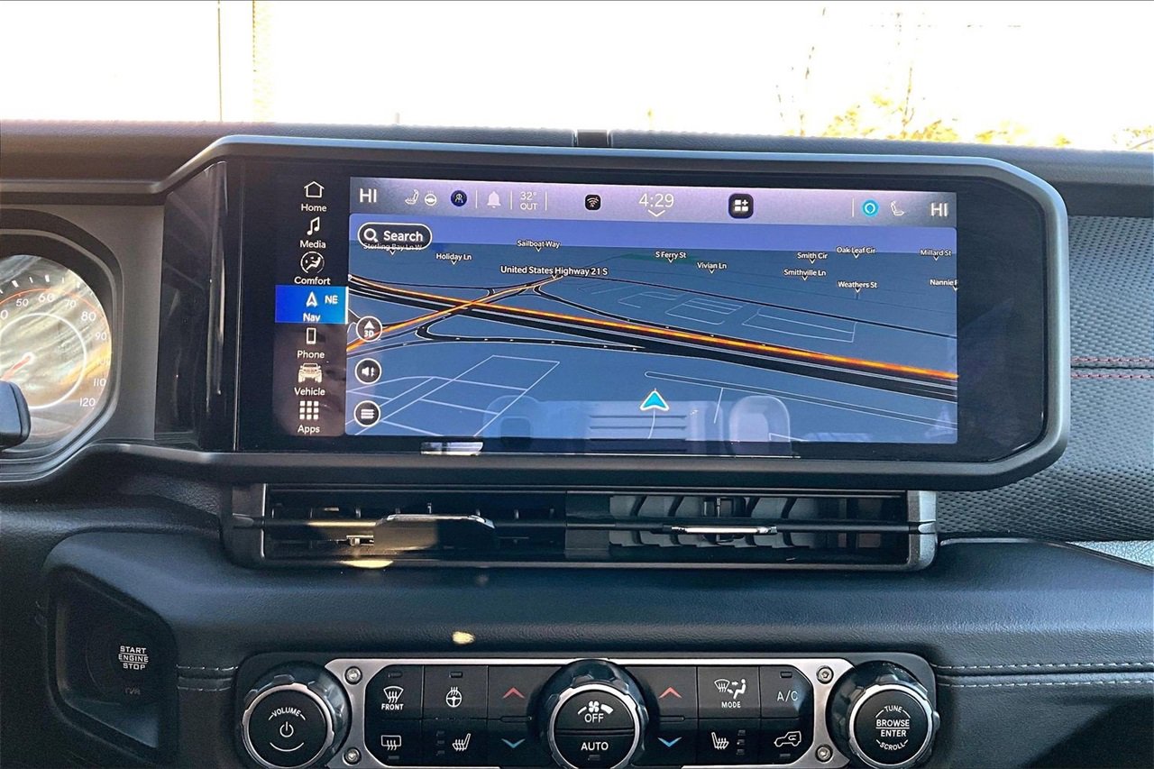 Certified 2024 Jeep Wrangler Unlimited Rubicon w/ Technology Group image 13