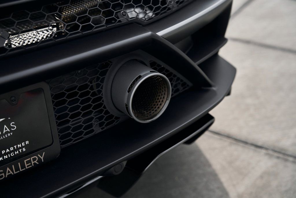 Used 2023 Lamborghini Huracan EVO image 14