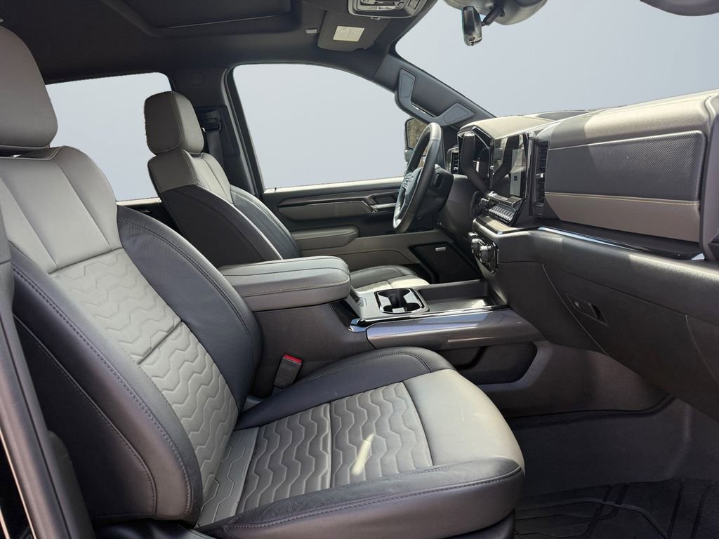 Used 2025 Chevrolet Silverado 2500 ZR2 w/ Technology Package image 15