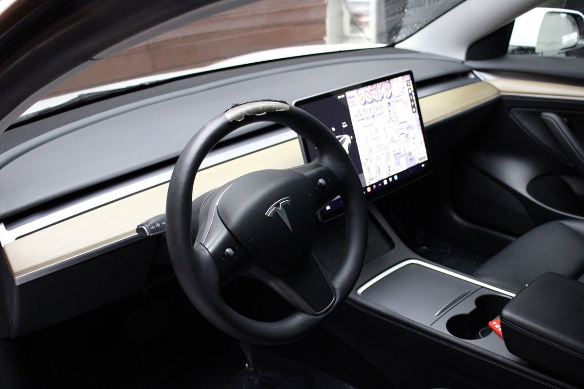 Used 2023 Tesla Model 3 Standard Range RWD image 31