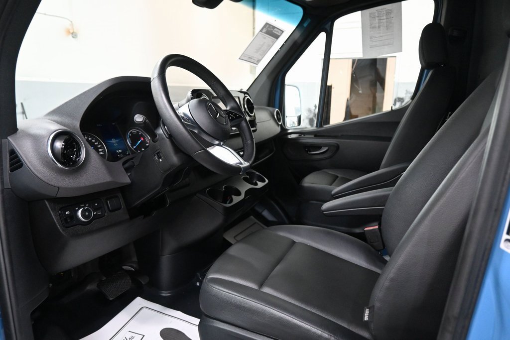 Used 2024 Mercedes-Benz eSprinter 170 Cargo image 27