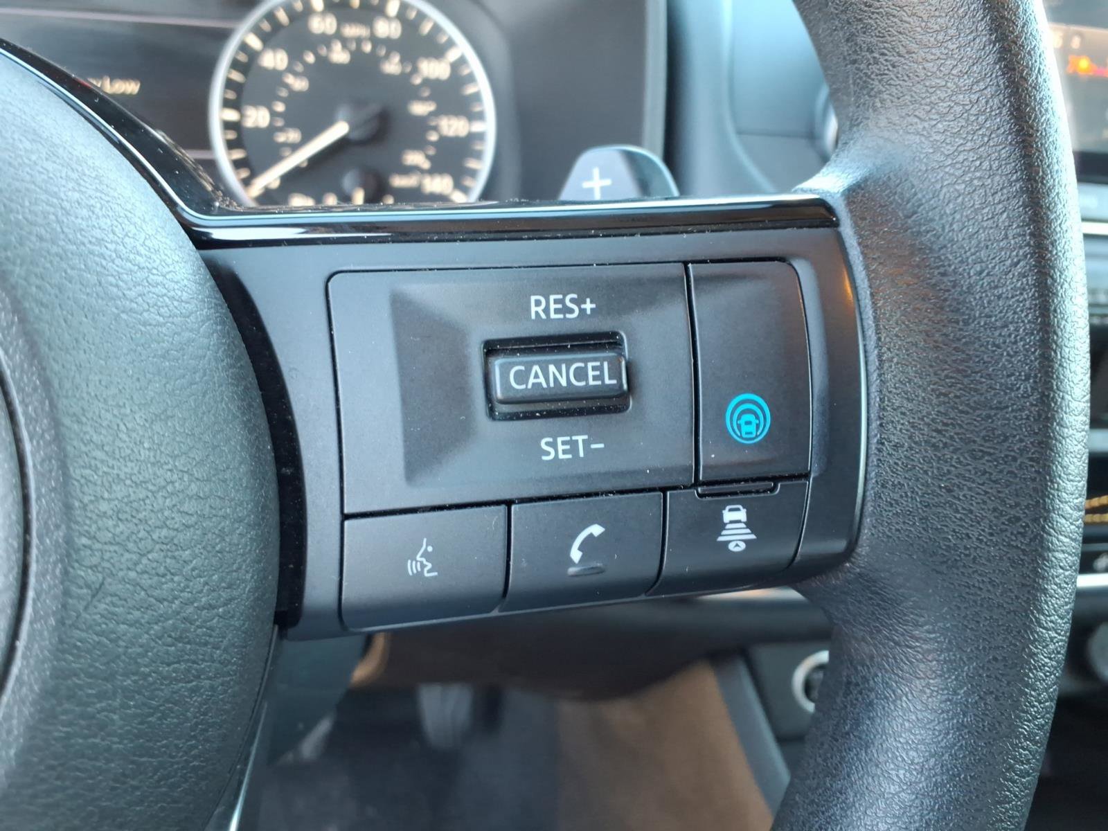 Used 2023 Nissan Rogue SV image 15