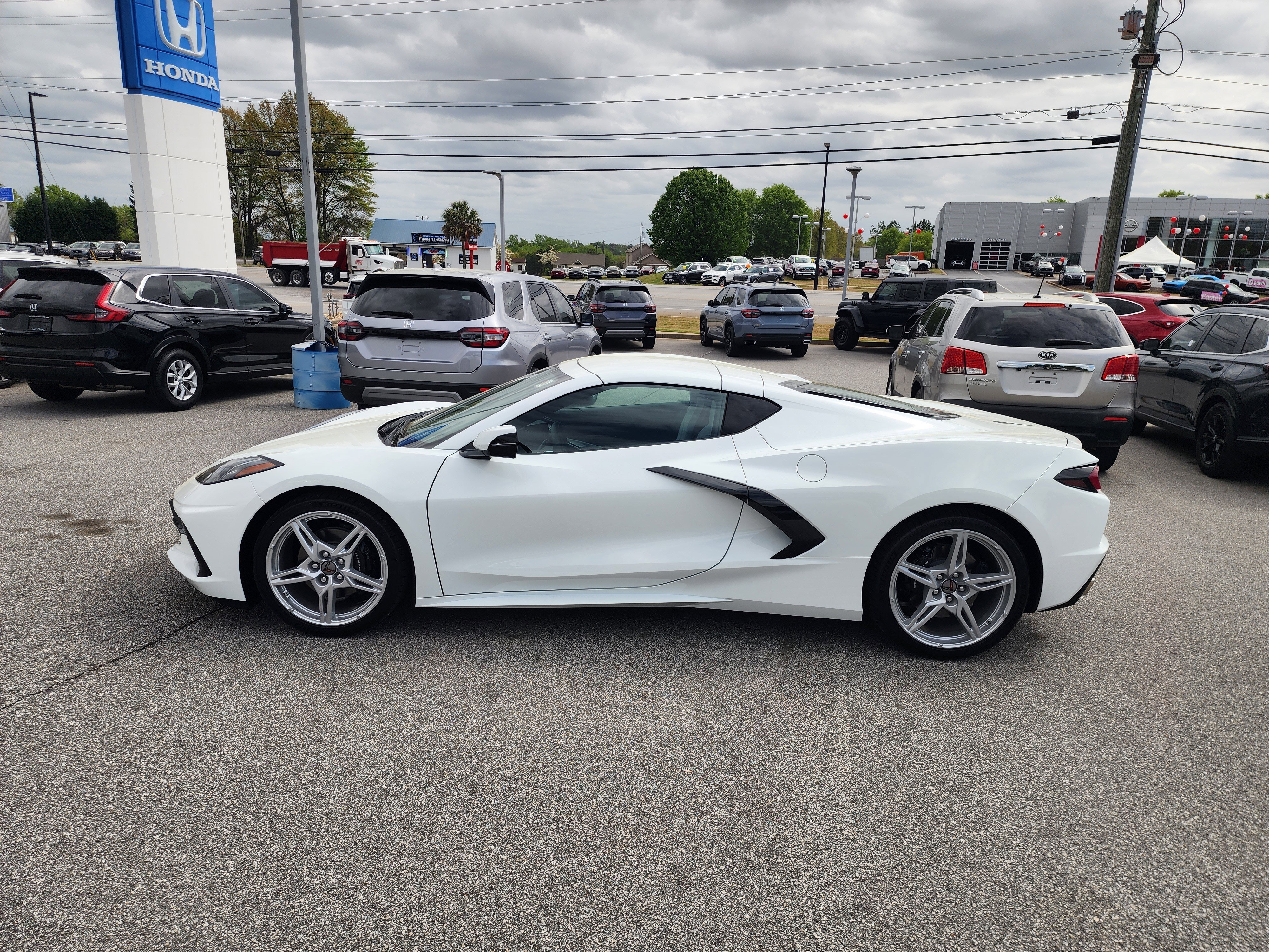 Used 2025 Chevrolet Corvette Stingray Coupe w/ 1LT image 7