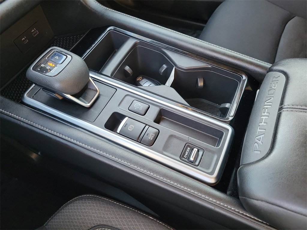 Used 2022 Nissan Pathfinder SV image 12