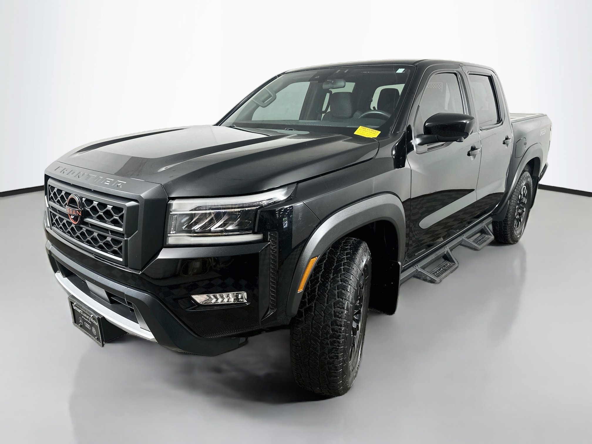 Used 2022 Nissan Frontier PRO-4X AWD/4WD image 3