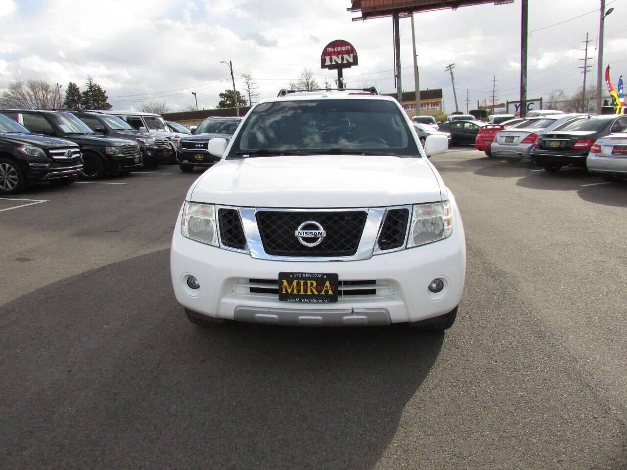 Used 2010 Nissan Pathfinder LE image 6