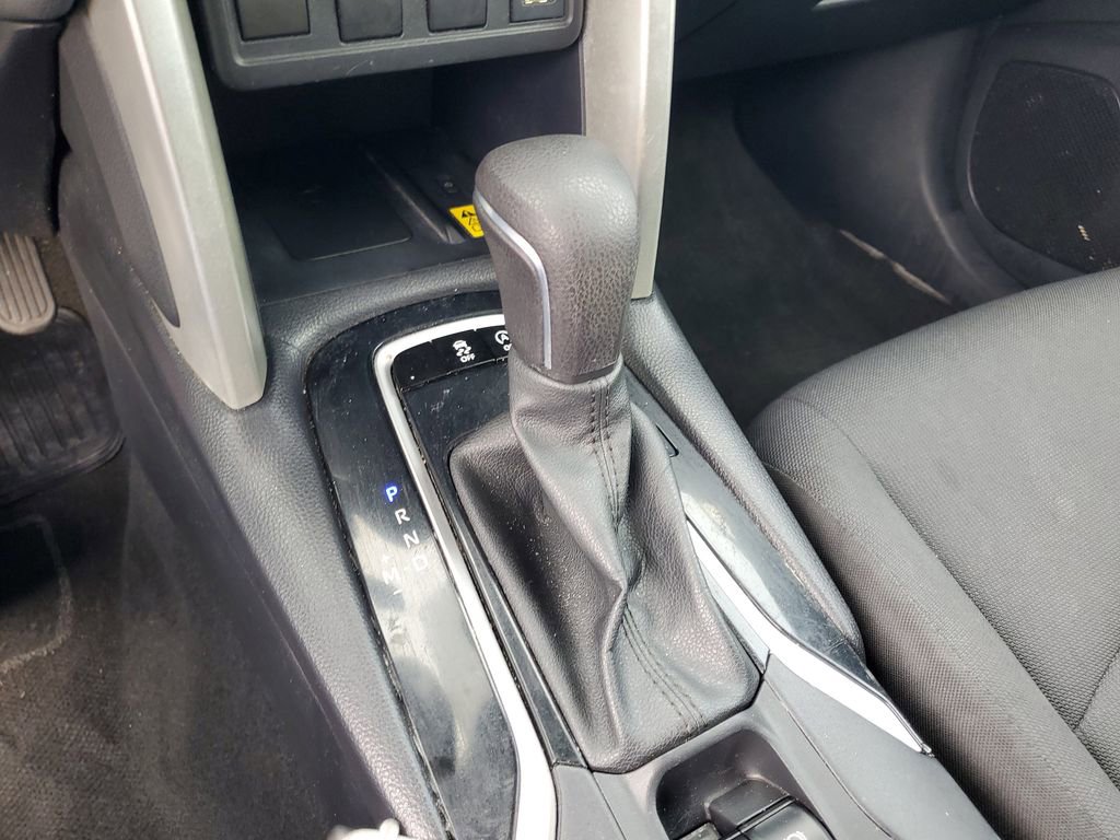 Used 2022 Toyota Corolla Cross LE image 23