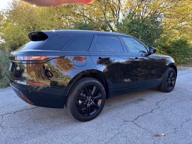 Used 2022 Land Rover Range Rover Velar R-Dynamic S image 5