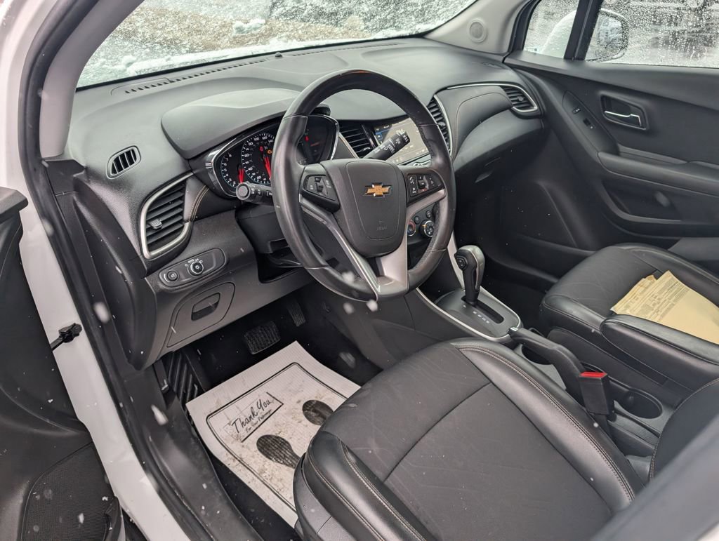 Used 2018 Chevrolet Trax LT w/ LT Convenience Package image 12