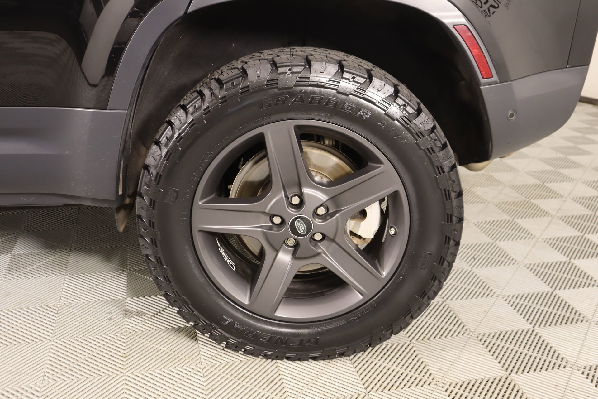 Used 2020 Land Rover Defender 110 SE AWD/4WD image 19