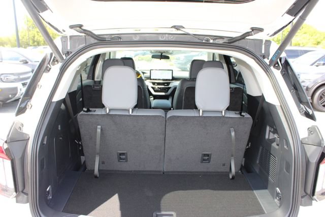 New 2026 Ford Explorer Active w/ Active Comfort Package RWD image 11