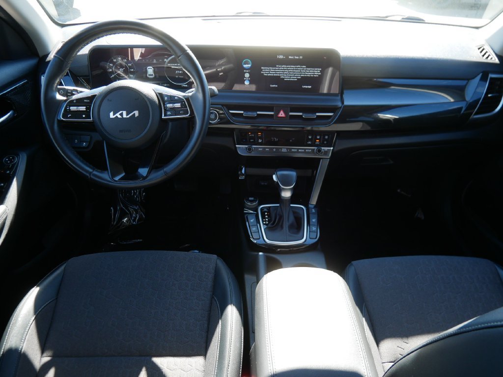 Used 2024 Kia Seltos S AWD/4WD image 14