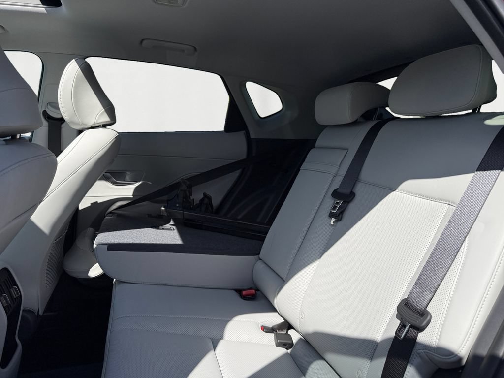 Used 2025 Hyundai Kona Limited AWD/4WD image 14