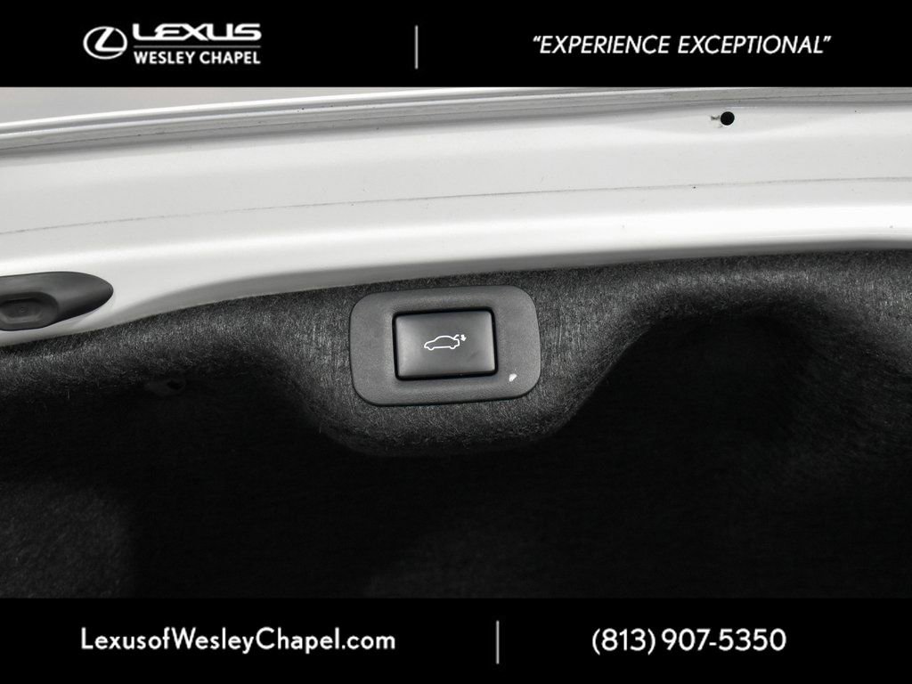 Used 2024 Lexus ES 250 250 w/ Premium Package image 18