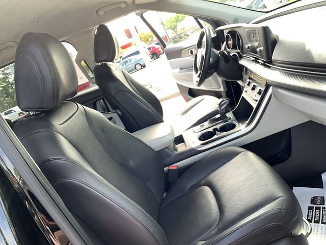 Used 2022 Kia Carnival LX image 14