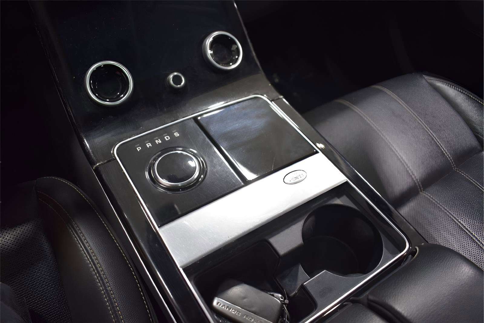 Used 2019 Land Rover Range Rover Velar S AWD/4WD image 23