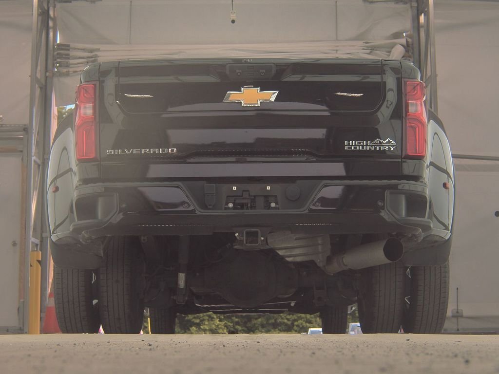 Used 2023 Chevrolet Silverado 3500 High Country image 12