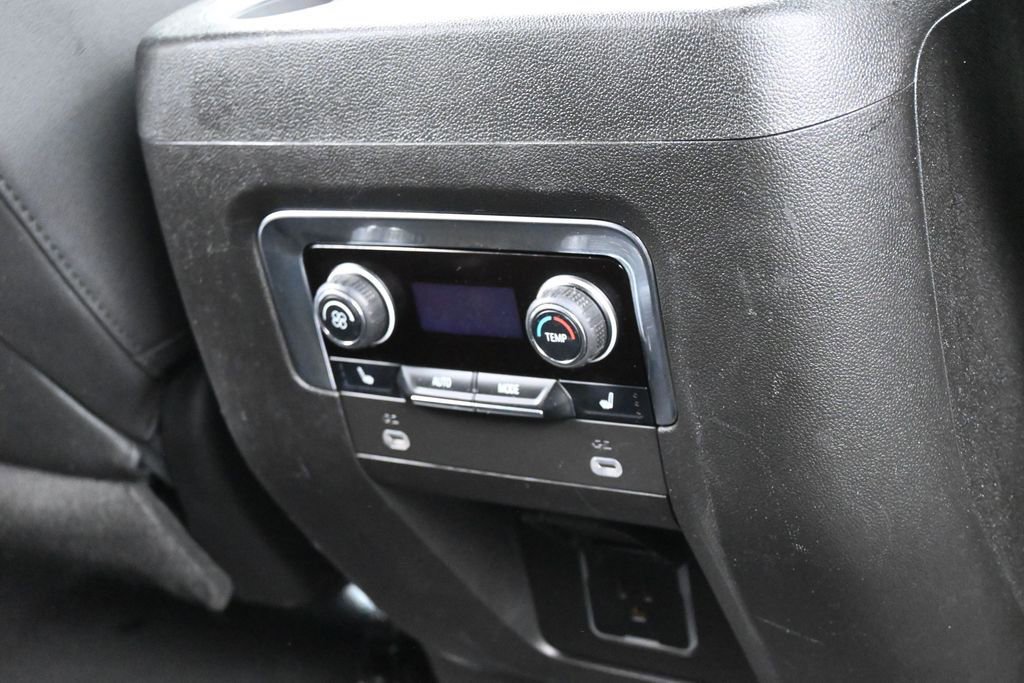 Used 2023 Chevrolet Suburban Premier AWD/4WD image 44