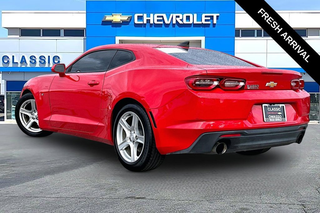 Used 2023 Chevrolet Camaro LT RWD image 3