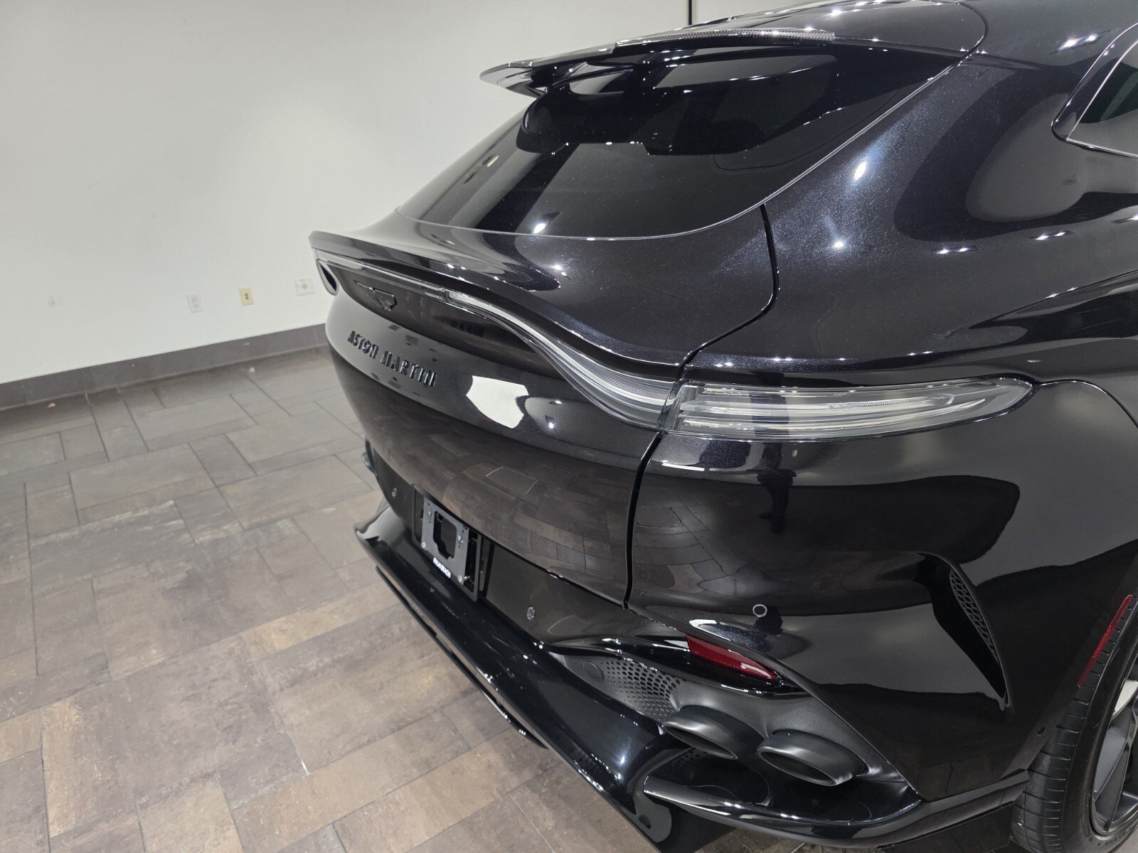 Used 2023 Aston Martin DBX 707 AWD/4WD image 8