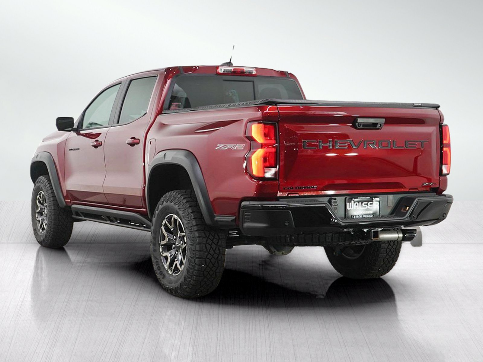 Used 2025 Chevrolet Colorado ZR2 w/ Technology Package AWD/4WD image 3