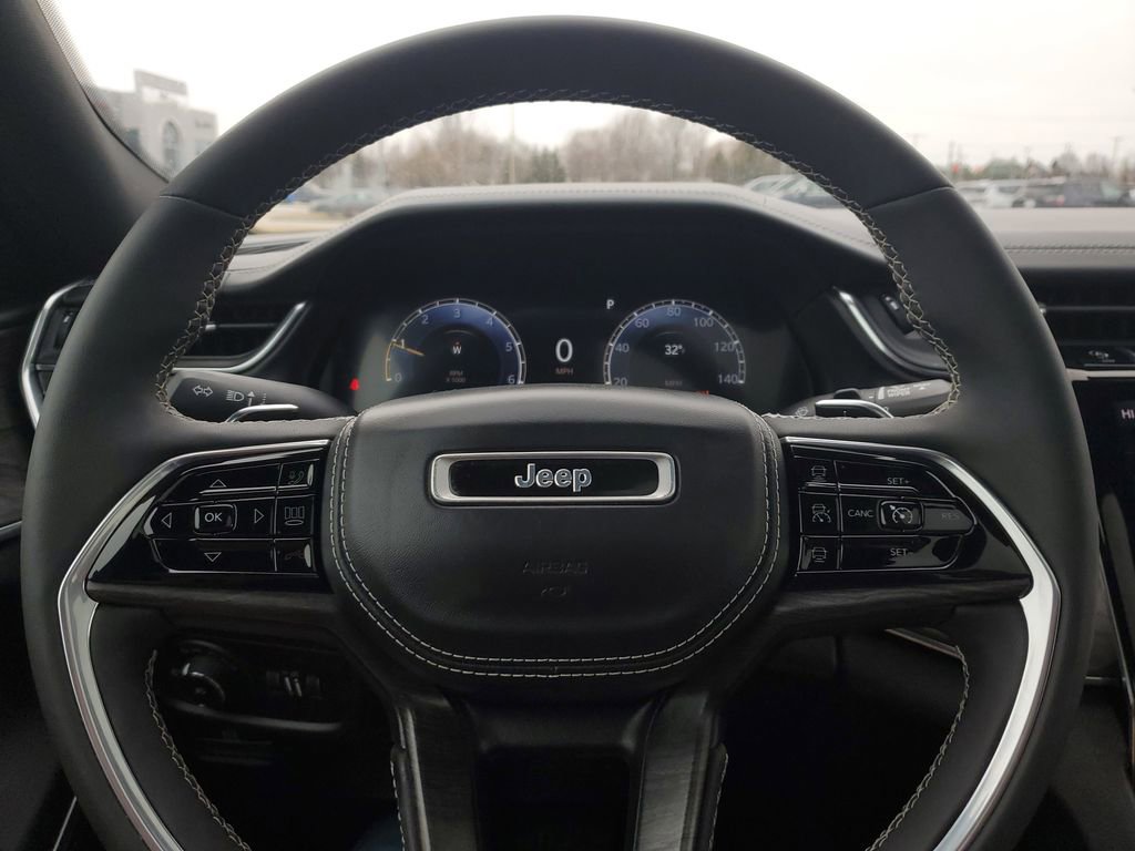 Used 2023 Jeep Grand Cherokee Overland image 24