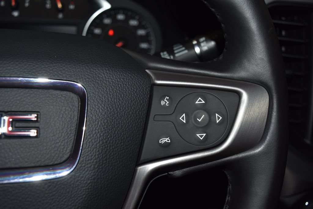 Used 2021 GMC Acadia AT4 w/ LPO, Adventure Package AWD/4WD image 10