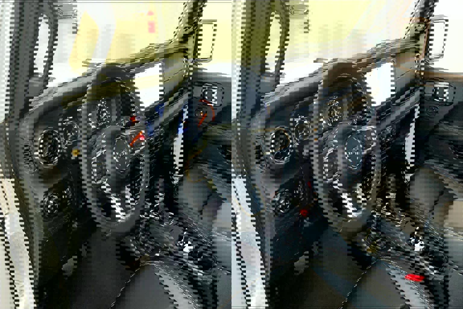 Used 2025 Jeep Wrangler Sahara w/ Safety Group image 17