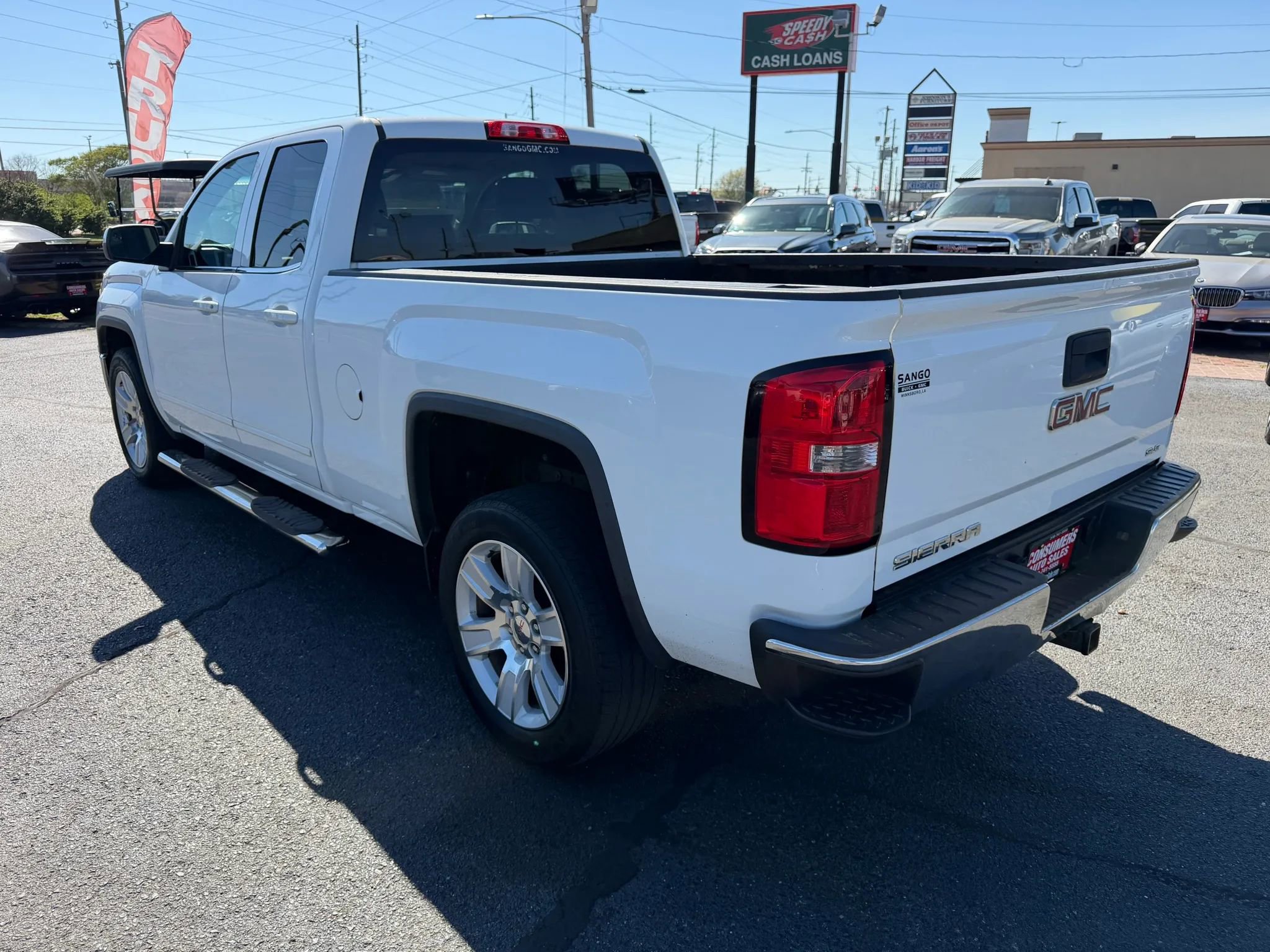 Used 2015 GMC Sierra 1500 SLE w/ SLE Value Package RWD image 3