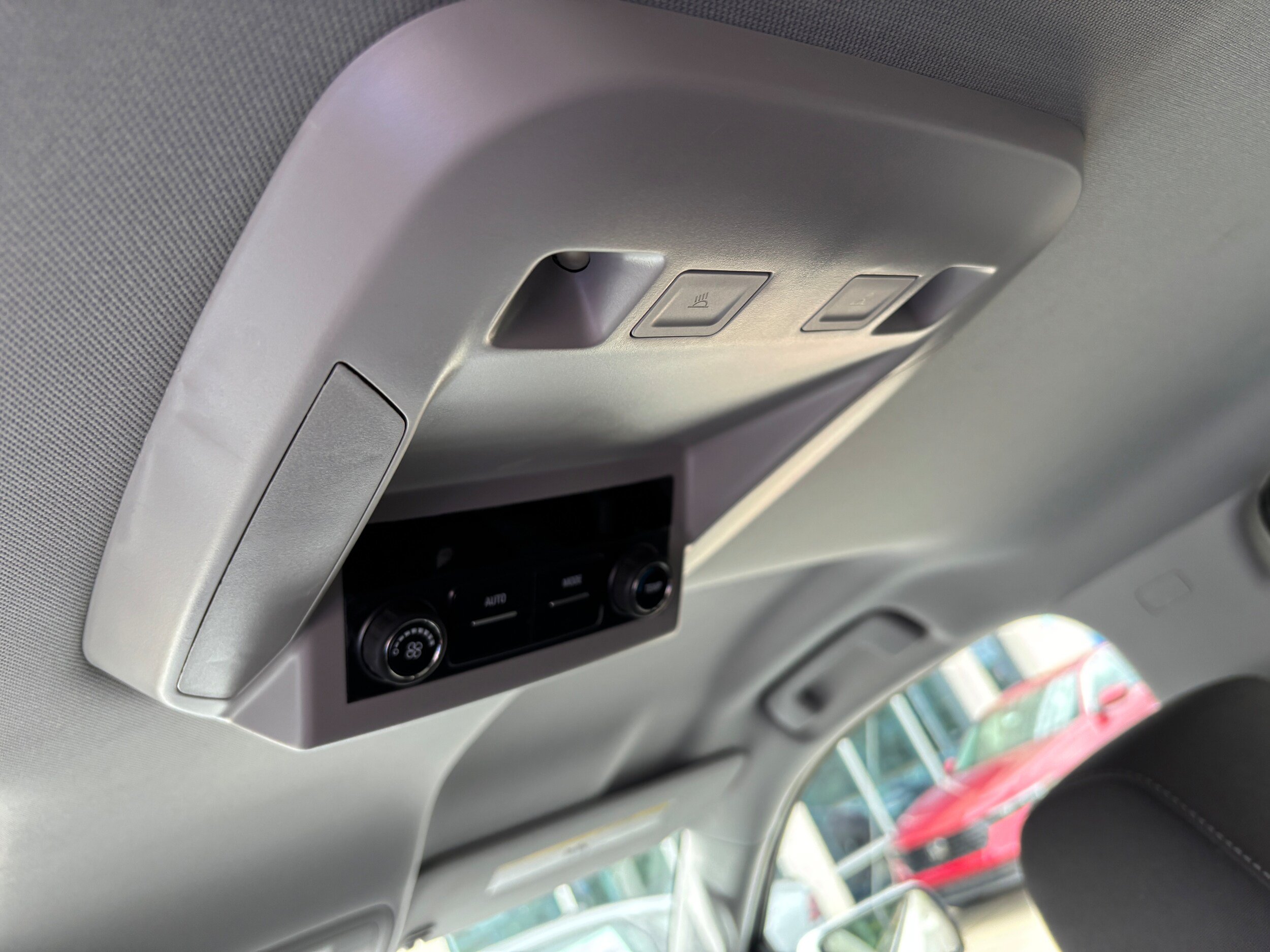 Used 2018 Chevrolet Tahoe LS w/ Skid Plate Package AWD/4WD image 17
