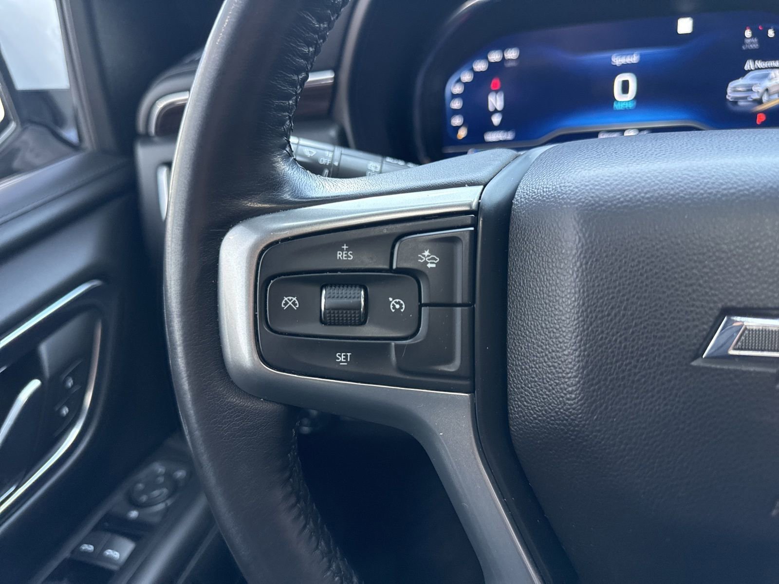 Used 2023 Chevrolet Suburban Z71 AWD/4WD image 35