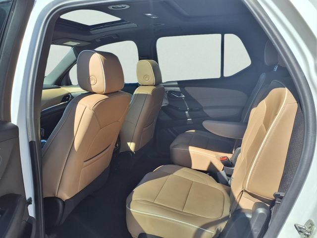 Certified 2023 Chevrolet Traverse Premier FWD image 21