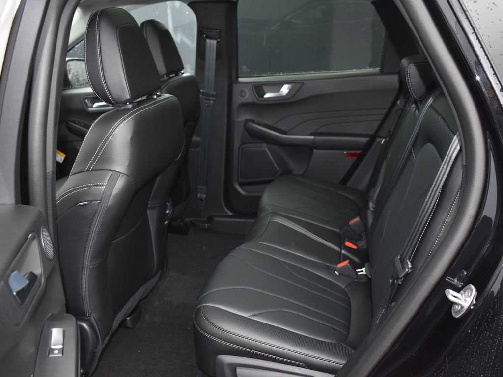 New 2025 Ford Escape SE w/ PHEV Premium Package FWD image 11