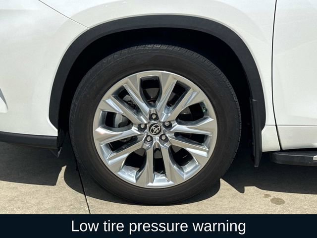 Used 2023 Toyota Highlander Limited image 5