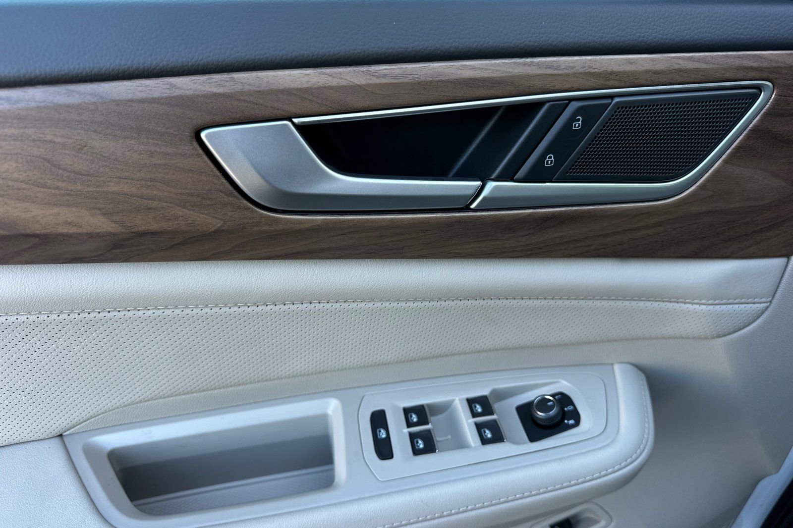 New 2026 Volkswagen Atlas SE AWD/4WD image 11