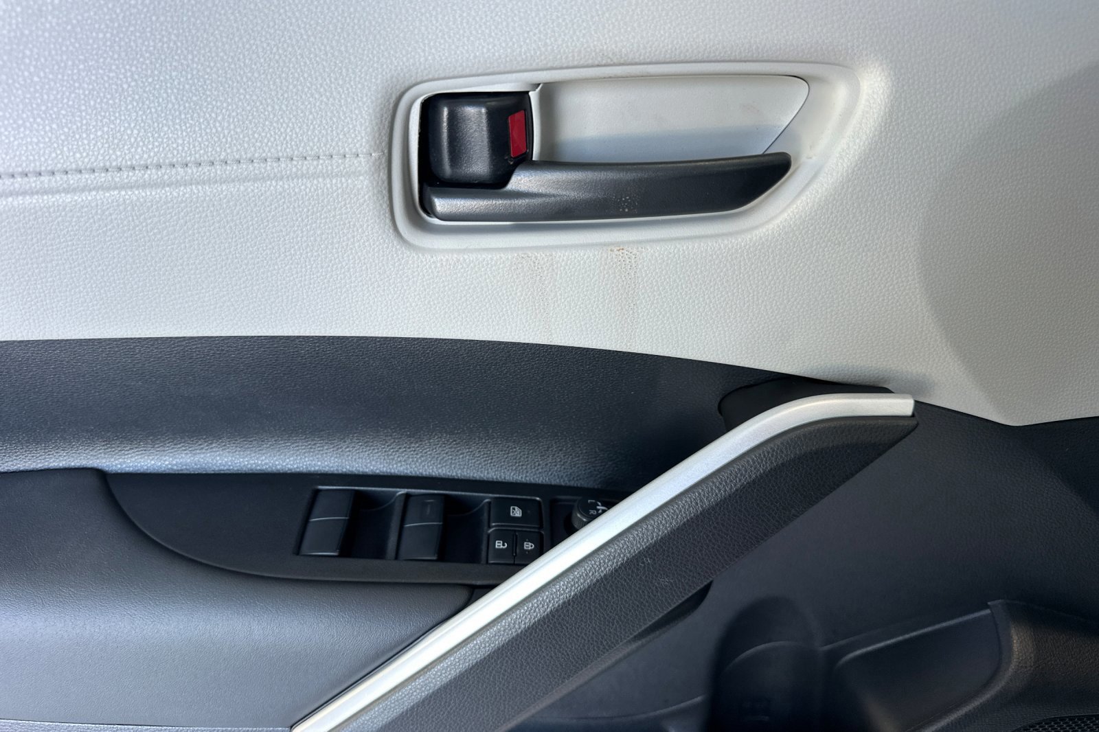 New 2026 Toyota Corolla Cross L image 10