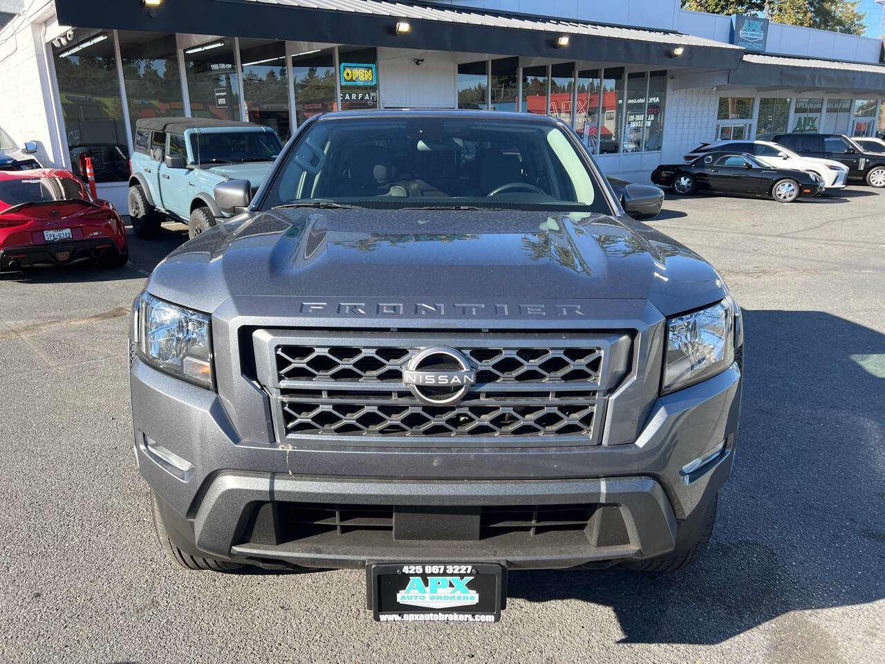 Used 2023 Nissan Frontier SV w/ Technology Package image 12